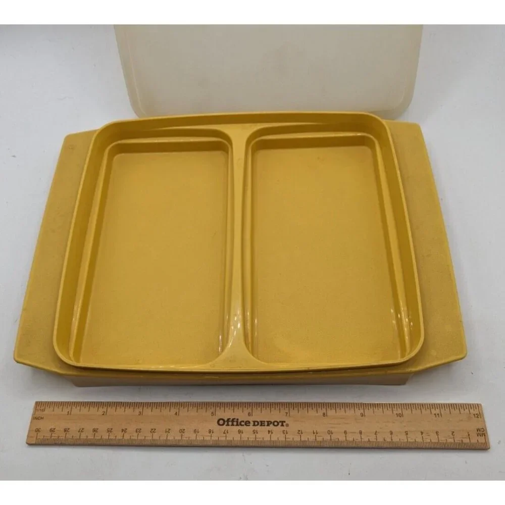 Vintage 1970s 2-Compartment Harvest Gold Tupperware w Lid - Very Good Condition